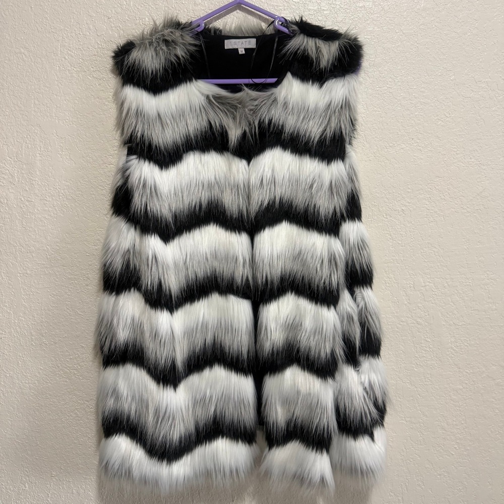 1 State Black White Chevron Faux Fur Vest‎ Women's Size M